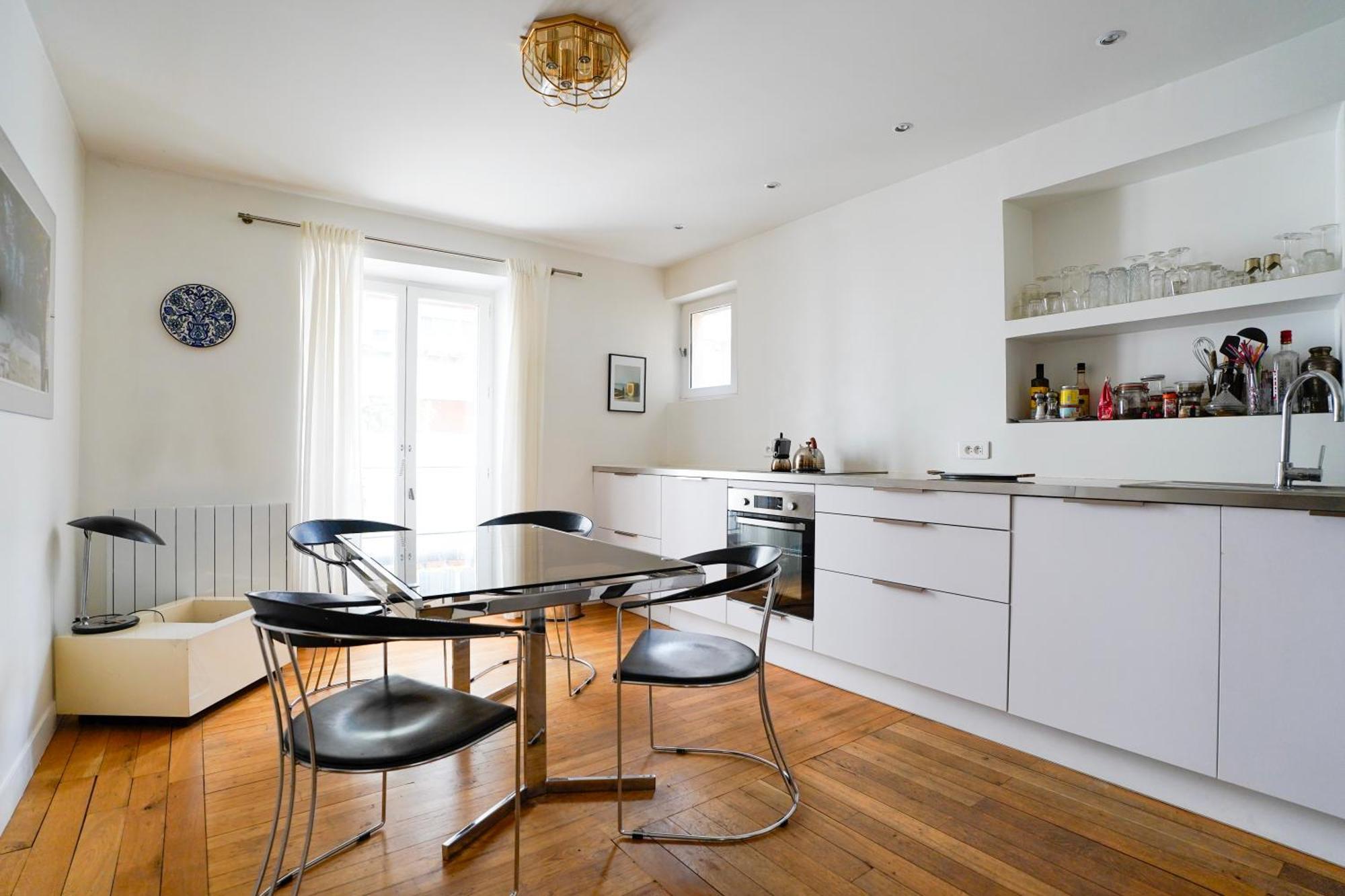 Chic With Private Terrace Parijs